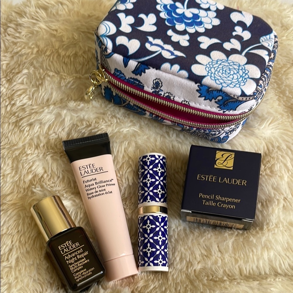 ESTEE LAUDER- Deluxe Beauty Set with travel Floral Pouch